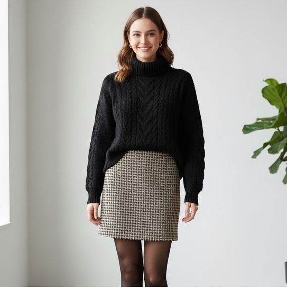 🚨3X$30🚨 Houndstooth skirt - Picture 2 of 10